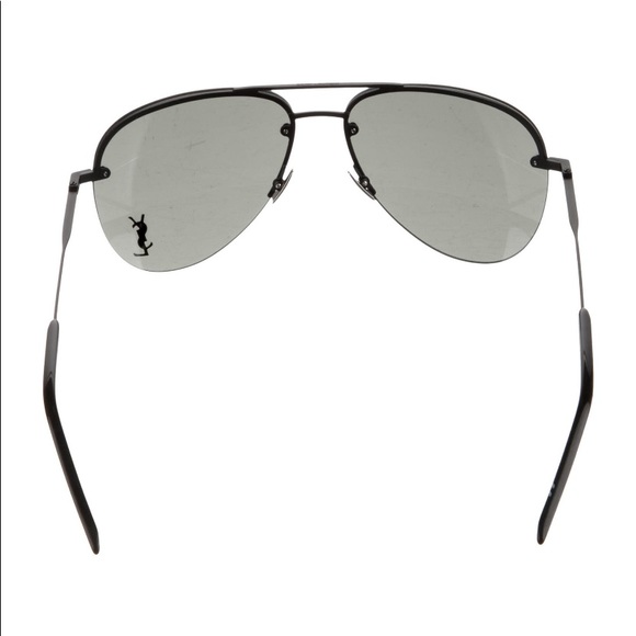 New never worn YSL aviator sunglasses. Tinted lenses, (black) includes case.